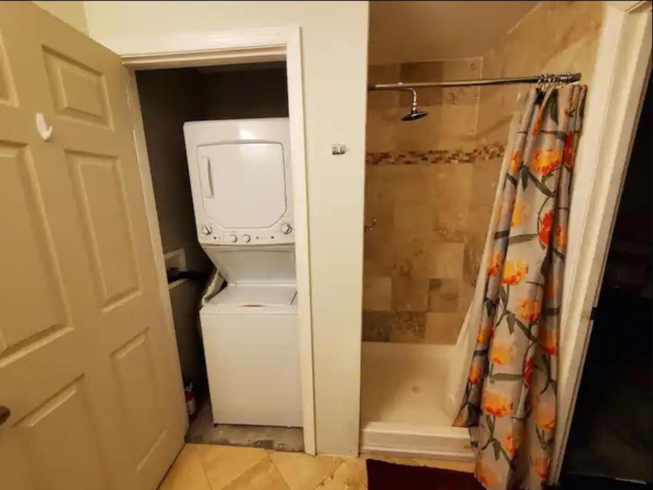Private Entrance Full Kitchen 2 Bedroom Apartment Fredericksburg Bagian luar foto